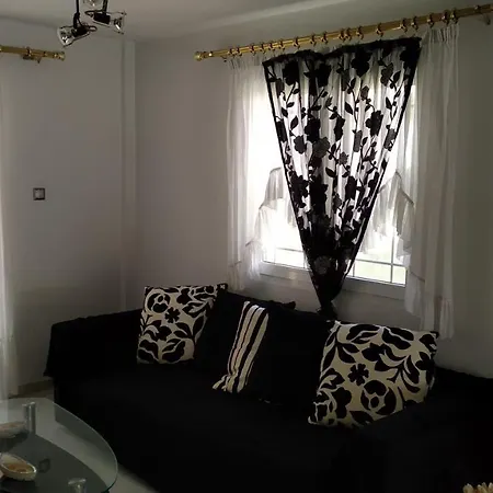 Maisonette Near The Sea.